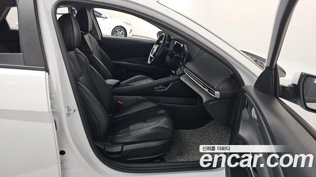 Hyundai AVANTE 2025 — фото 16
