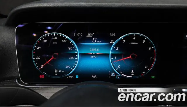Mercedes-Benz E-Class 2022 — фото 11