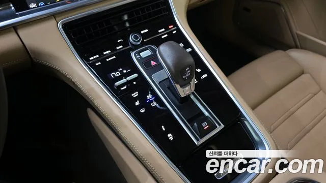 Porsche Panamera 2018 — фото 9