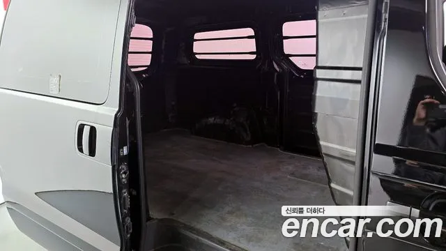 Hyundai Starex 2018 — фото 11