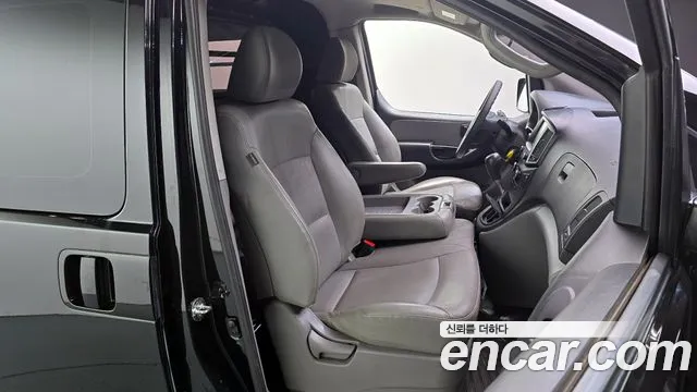 Hyundai Starex 2018 — фото 12