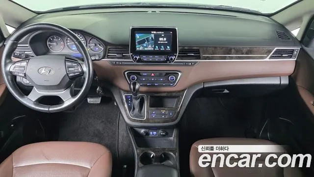 Hyundai Starex 2020 — фото 7