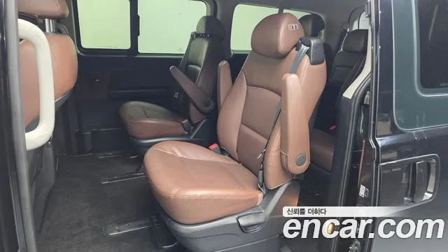 Hyundai Starex 2020 — фото 12