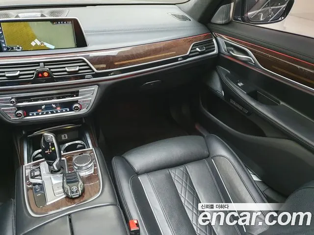 BMW 7-Series 2016 — фото 15