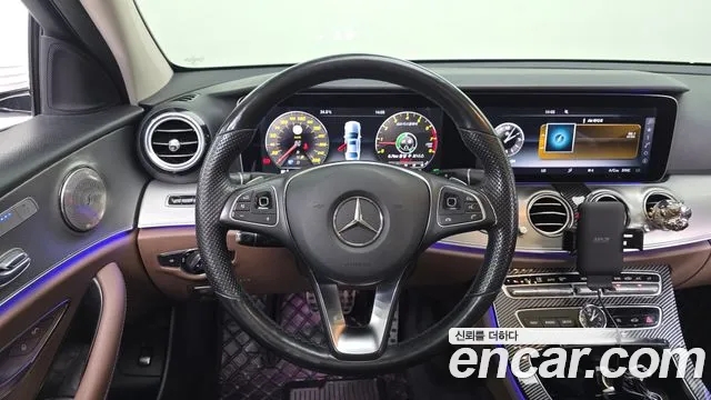 Mercedes-Benz E-Class 2017 — фото 14