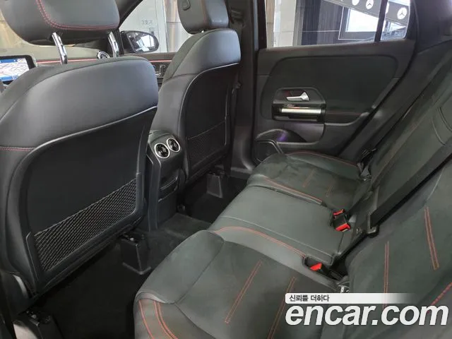 Mercedes-Benz GLA-Class 2024 — фото 18