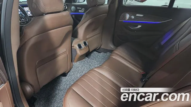 Mercedes-Benz E-Class 2020 — фото 10