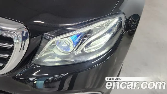 Mercedes-Benz E-Class 2020 — фото 12