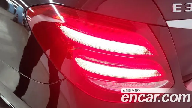 Mercedes-Benz E-Class 2020 — фото 13