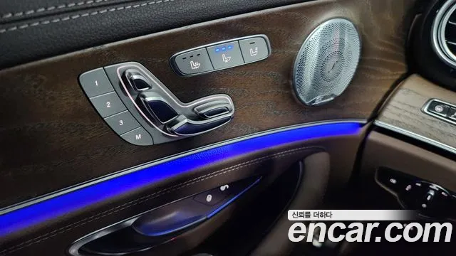 Mercedes-Benz E-Class 2020 — фото 19