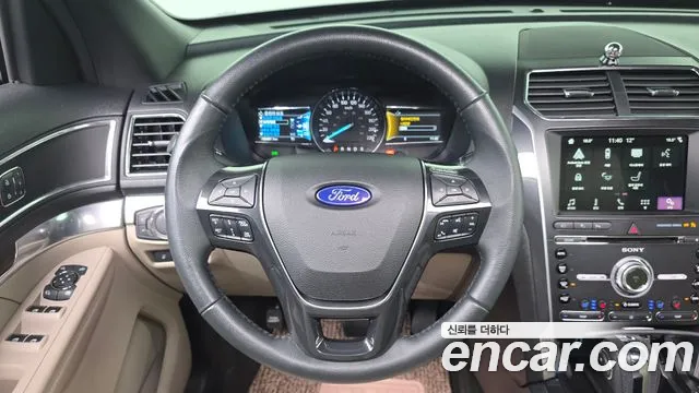 Ford Explorer 2018 — фото 15