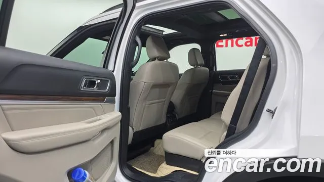 Ford Explorer 2018 — фото 18