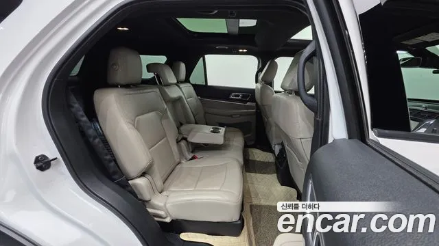 Ford Explorer 2018 — фото 19