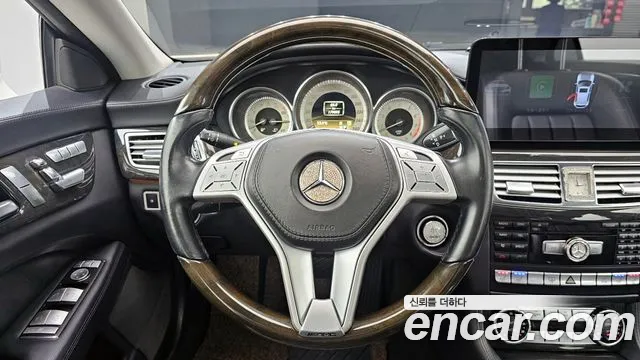 Mercedes-Benz CLS-Class 2012 — фото 13