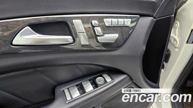 Mercedes-Benz CLS-Class 2012 — фото 17