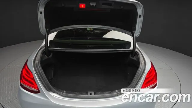 Mercedes-Benz C-Class 2016 — фото 20