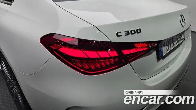 Mercedes-Benz C-Class 2023 — фото 9