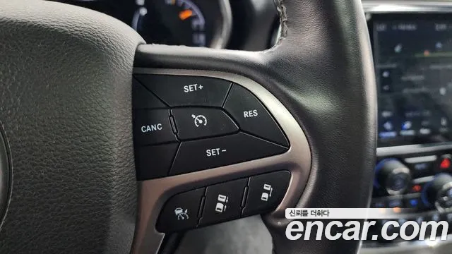 Jeep Cherokee 2019 — фото 17