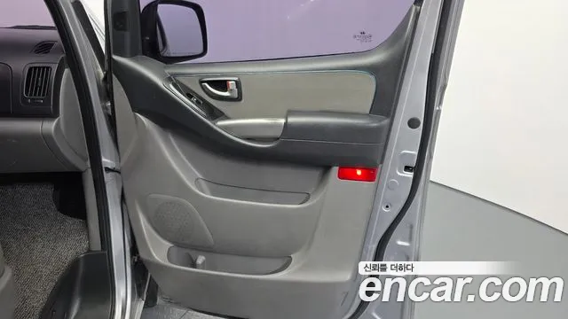 Hyundai Starex 2013 — фото 15