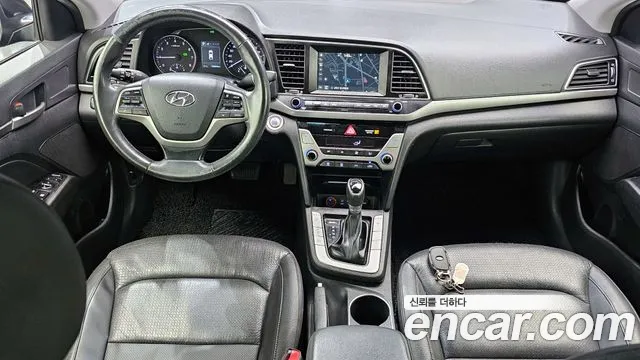Hyundai AVANTE 2016 — фото 10