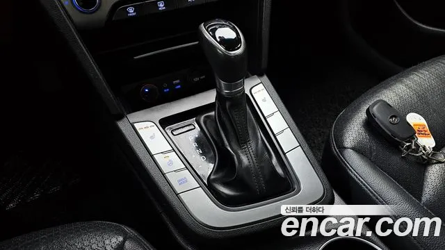 Hyundai AVANTE 2016 — фото 12