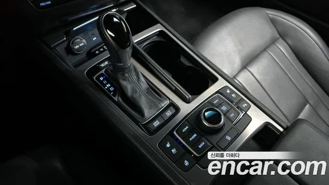Hyundai Genesis 2016 — фото 9