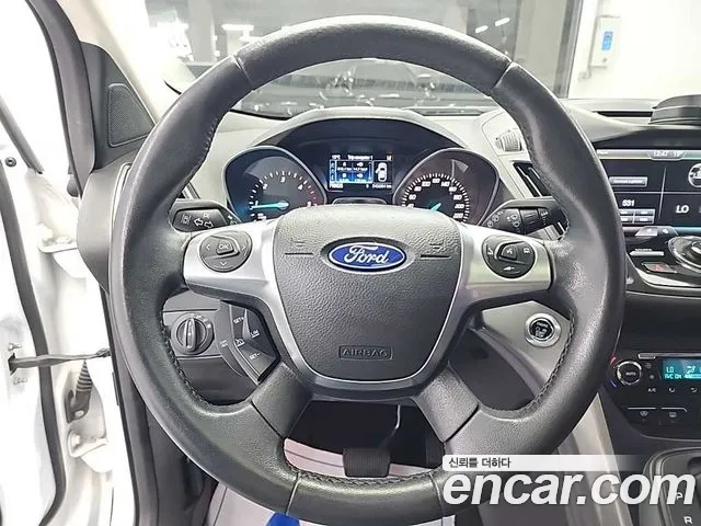 Ford Kuga 2016 — фото 11