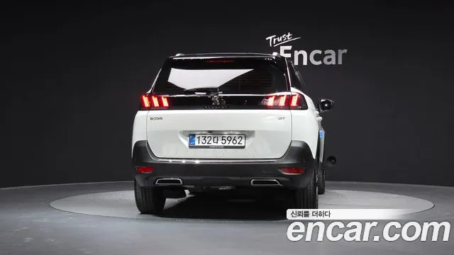 Peugeot 5008 2024 — фото 4