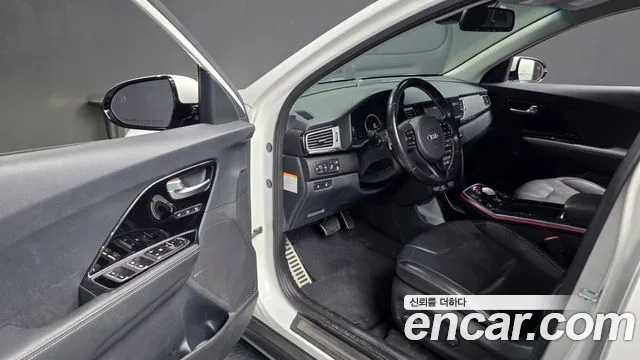Kia Niro 2021 — фото 13