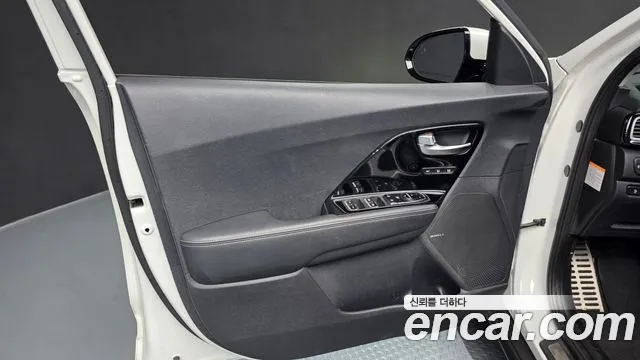 Kia Niro 2021 — фото 14