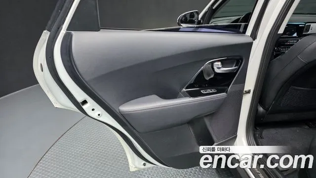 Kia Niro 2021 — фото 15