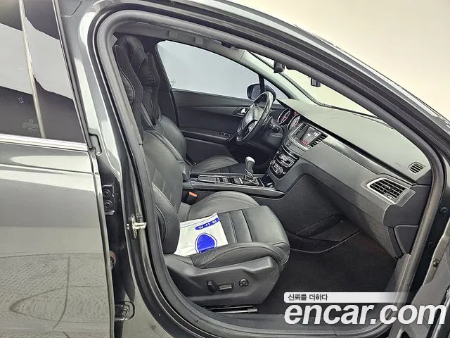 Peugeot 508 2015 — фото 11