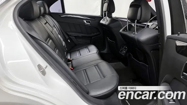 Mercedes-Benz E-Class 2013 — фото 12