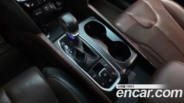 Hyundai Santafe 2019 — фото 12