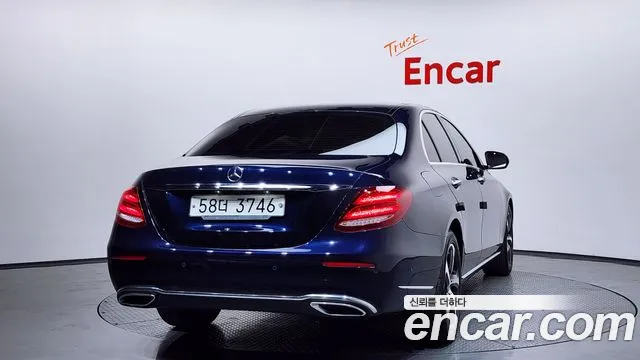Mercedes-Benz E-Class 2017 — фото 2