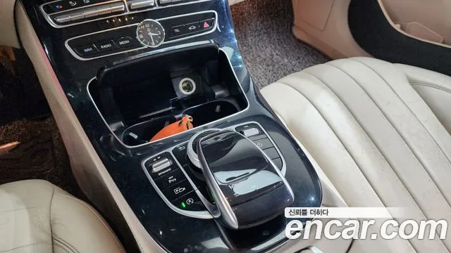 Mercedes-Benz E-Class 2017 — фото 9