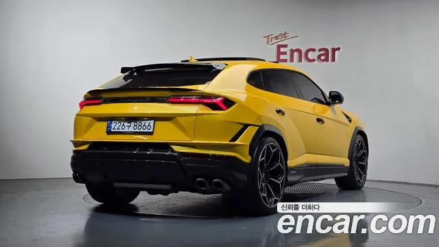 Lamborghini Urus 2024 — фото 2