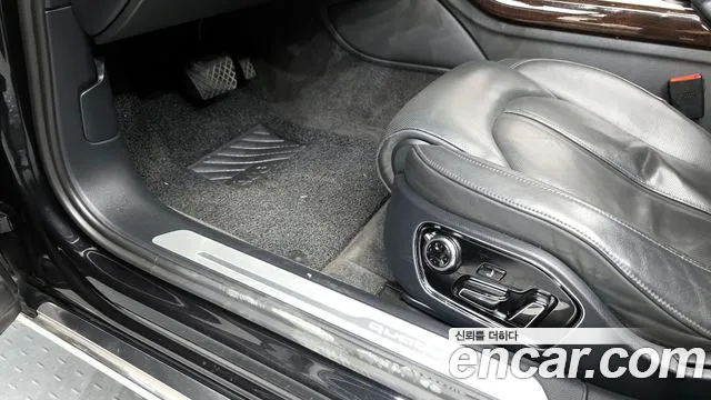 Audi A8 2015 — фото 16