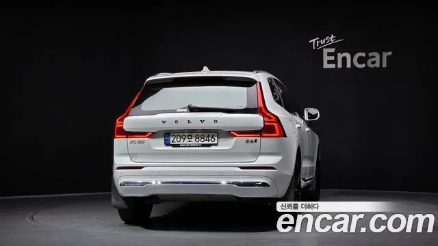Volvo XC60 2023 — фото 4