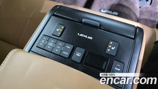 Lexus ES 2019 — фото 19