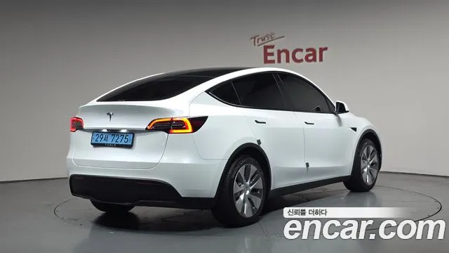 Tesla Model Y 2024 — фото 1