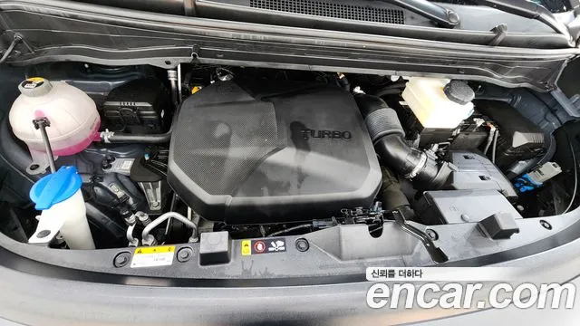 Hyundai Staria 2023 — фото 6