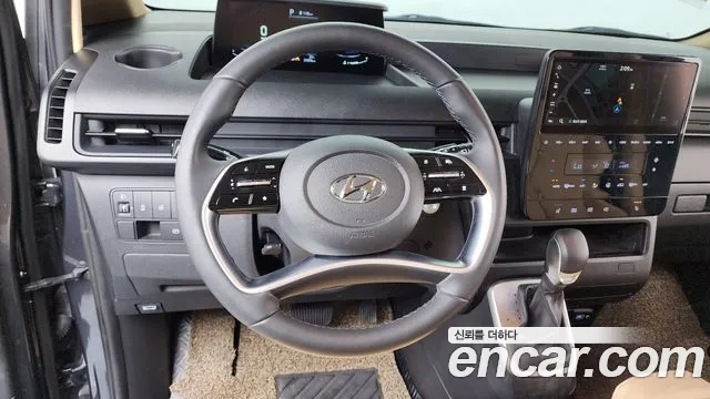 Hyundai Staria 2023 — фото 20