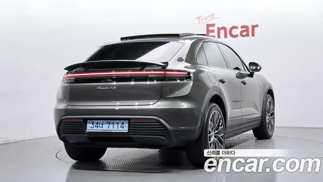 Porsche Macan 2025 — фото 2