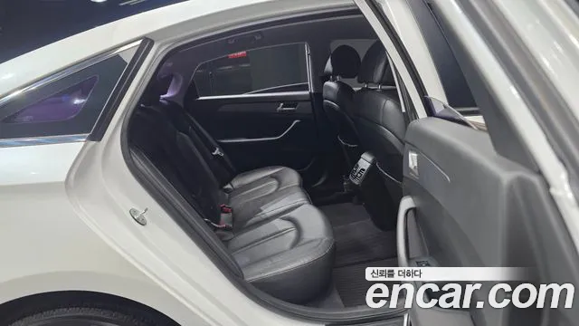 Hyundai Sonata 2017 — фото 11