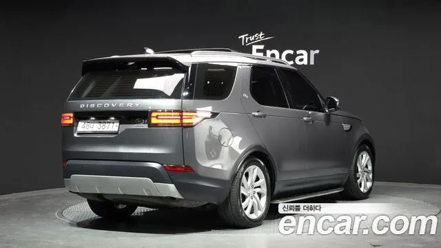 Land Rover Discovery 2018 — фото 2