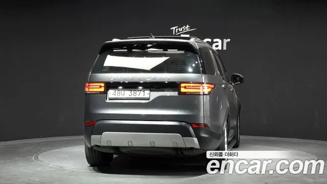 Land Rover Discovery 2018 — фото 4