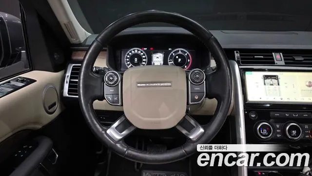 Land Rover Discovery 2018 — фото 13