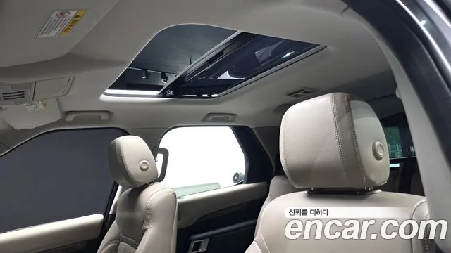 Land Rover Discovery 2018 — фото 17