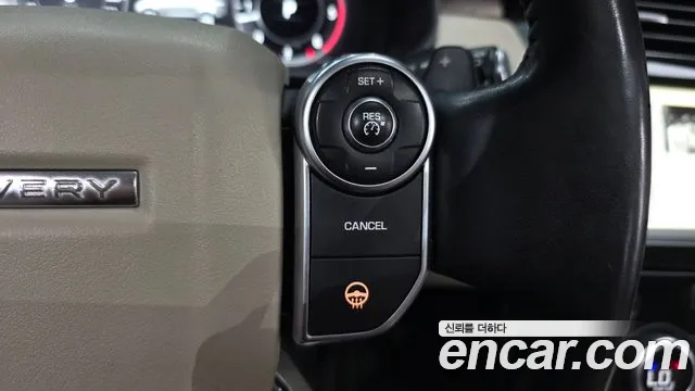 Land Rover Discovery 2018 — фото 18